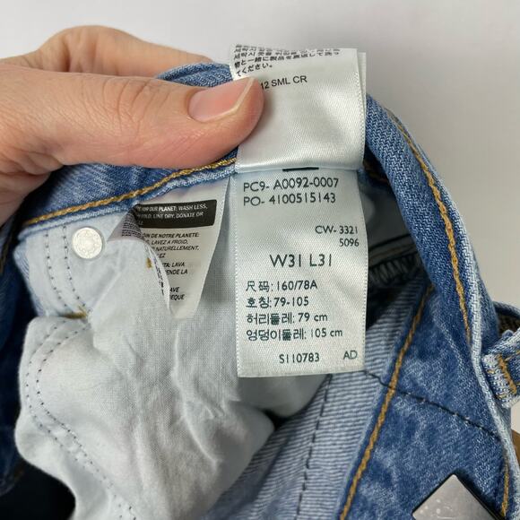 Levi's 31x31 | High Waist Straight Joe Strut Distressed Jeans - Picture 9 of 9